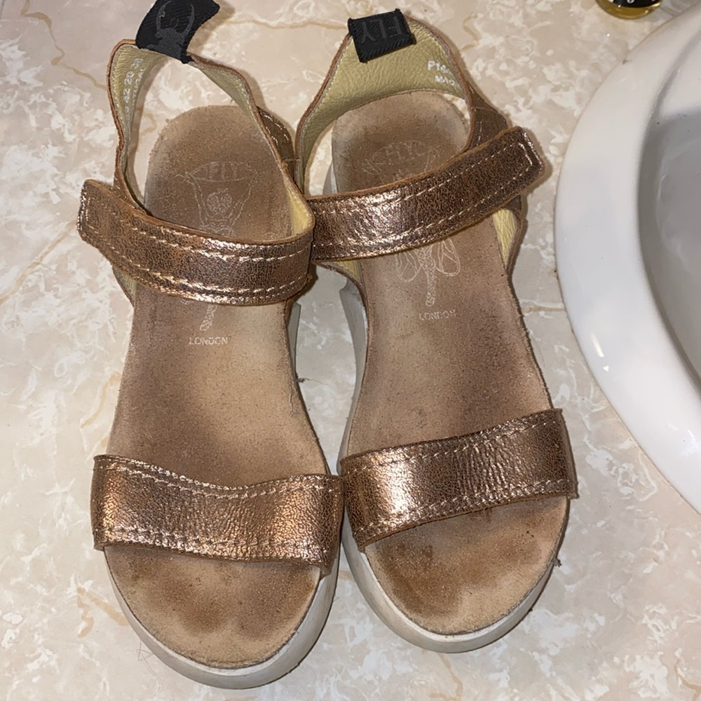 🤎 Fly London Sandals 🤎